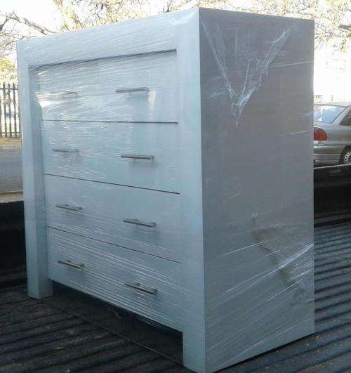 Chest of drawers
