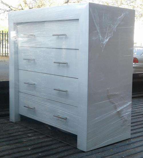 Chest of drawers