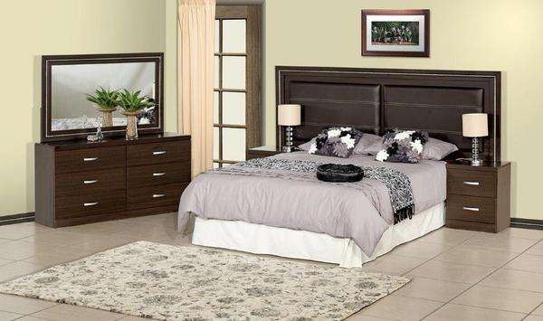 Bedroom Set / Bedroom Suite (Hedaboard / Pedesteals/ Dresser)