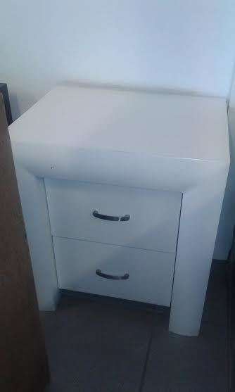 Side Pedestals