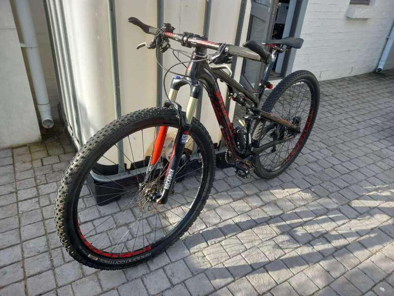 2010 Specialized Carbon Comp 29er Small Frame MTB