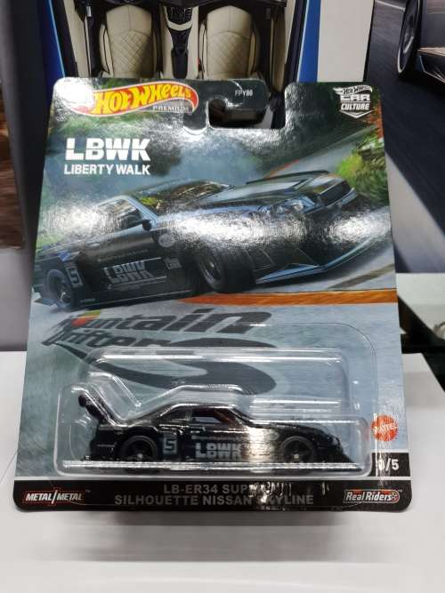 1/64 Hotwheels Mountain Drifters set with chase car