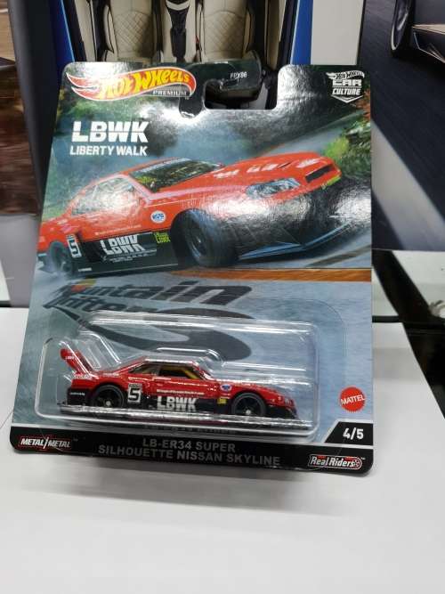 1/64 Hotwheels Mountain Drifters set with chase car