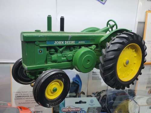 6x ERTL John Deere tractors