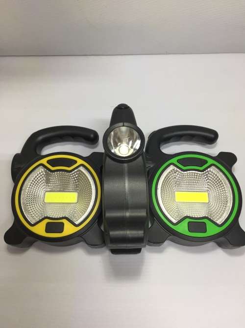 FREE BATTERIES**COMPETITIVE SHIPPING RATES* AWESOME MULTI PURPOSE LANTERN/TORCH