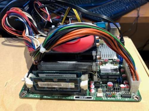 Small ITX board, I7 2600, 16gb ram no backplate working 100% Model on board - nf9e-q77