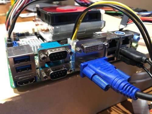 Small ITX board, I7 2600, 16gb ram no backplate working 100% Model on board - nf9e-q77