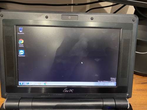 Asus EEPC 7` laptop celeron,1gb ram