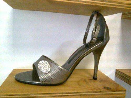 GINO FARRELLI STYLISH SANDAL - PLS911114HP - PEWTER WITH DIAMANTE DETAIL SIZE 8 ONLY