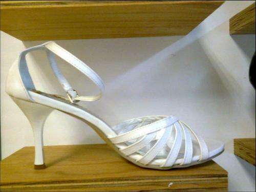 SNAZZY COMFORTABLE STRAPPY SANDALS WITH ANKLE STRAPS - WHITE