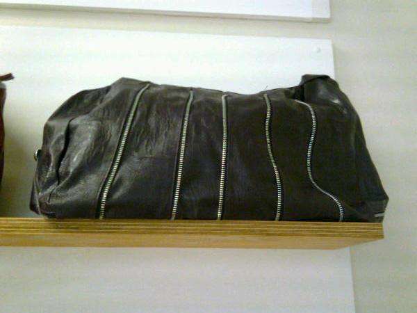 STYLISH HANDBAG - DEEP PURPLE/AUBERGINE WITH ZIP PANEL DETAIL