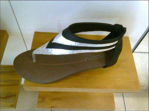LUS19029AE TRENDY BLACK & SILVER THONG WITH CLOSED ZIP BACK