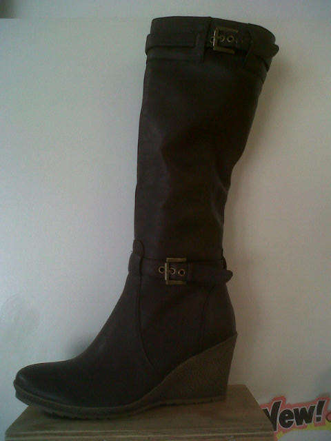 PLW 1112141CH CHOC KNEE LENGTH BOOTS - 2-STRAP BUCKLE DETAIL - WEDGE HEEL - SZ 6 ONLY