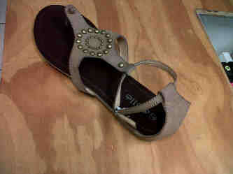 4810054 TBAR THONG WITH STUD DETAIL CLOSED BACK FLAT SANDAL - TAUPE