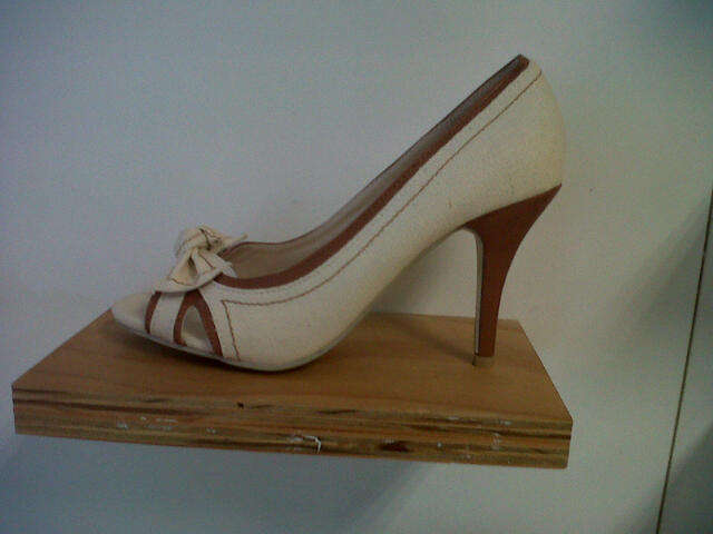 ELEGANT CANVAS PEEPTOE COURT SHOE - TWO TONE CREAM AND TAN TRIM BOW DETAIL- HIGH HEEL