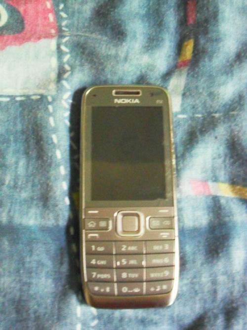 Nokia E52**With a 8GB Memory Card!!