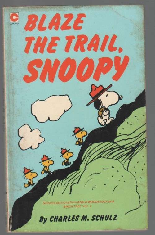 FIVE CHARLIE BROWN PAPERBACKS BY CHARLES M SCHULZ