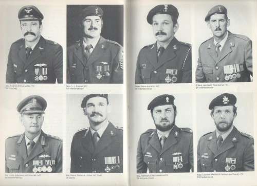 HONORIS CRUX, ONS DAPPERES & HONORIS CRUX II - OUR BRAVE - AT VAN WYK (2 DE DRUK 1983)
