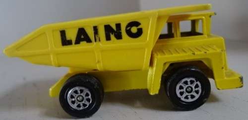 YELLOW CORGI LAING DUMPER TRUCK JUNIORS. UNBOXED 1976