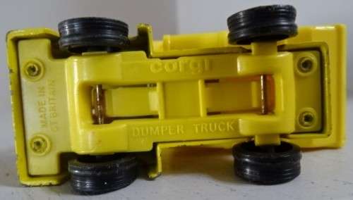 YELLOW CORGI LAING DUMPER TRUCK JUNIORS. UNBOXED 1976