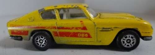 YELLOW CORGI JUNIORS DB6, 1/64 ASTON MARTIN, MADE IN ENGLAND