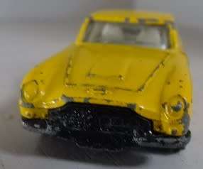 YELLOW CORGI JUNIORS DB6, 1/64 ASTON MARTIN, MADE IN ENGLAND