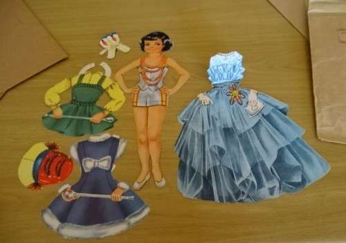 VINTAGE PAPER DOLLS