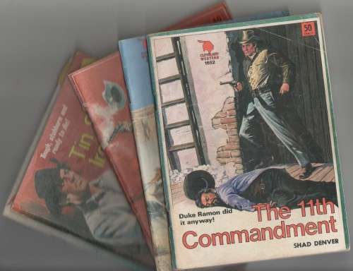 FIVE PAPER BACK CAFE BOOKS - MIXED TITLES AND WESTERNS