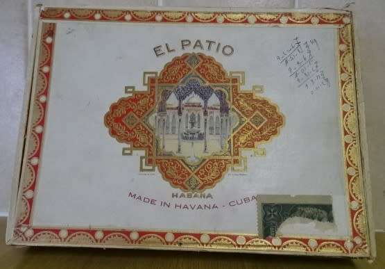 EL PATIO WOODEN VINTAGE CUBAN CIGAR BOX ( 20,5 CM X 15 CM)