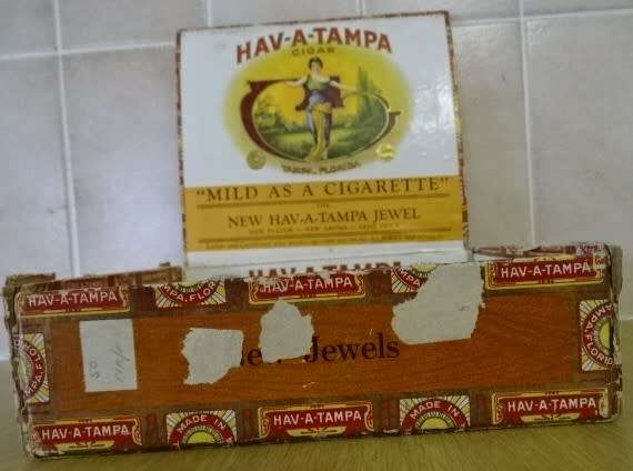 HAVATAMPA CIGAR CO. HAV-A-TAMPA (MADE IN TAMPA : 18,5 CM X15,5 CM X5 CM)