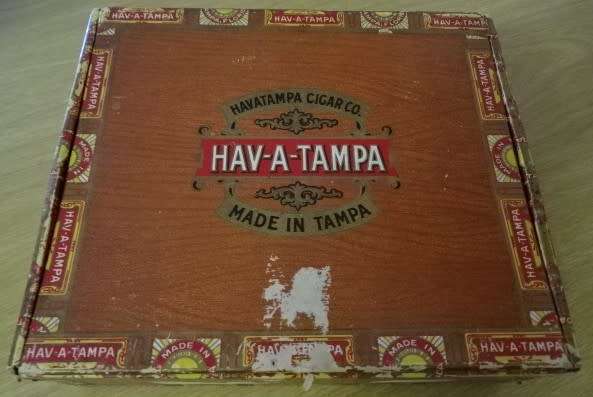 VINTAGE HAVATAMPA CIGAR CO., HAV-A-TAMPA ( MADE IN TAMPA 18 CM X 15,5CM X 5 CM)