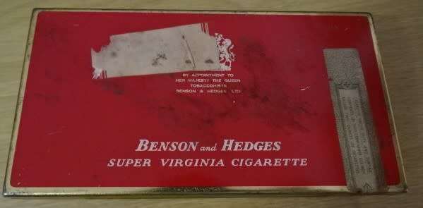 VINTAGE BENSON AND HEDGES SUPER VIRGINIA . TIN BOX ( 13,5 CM X 7 CM X2 CM)