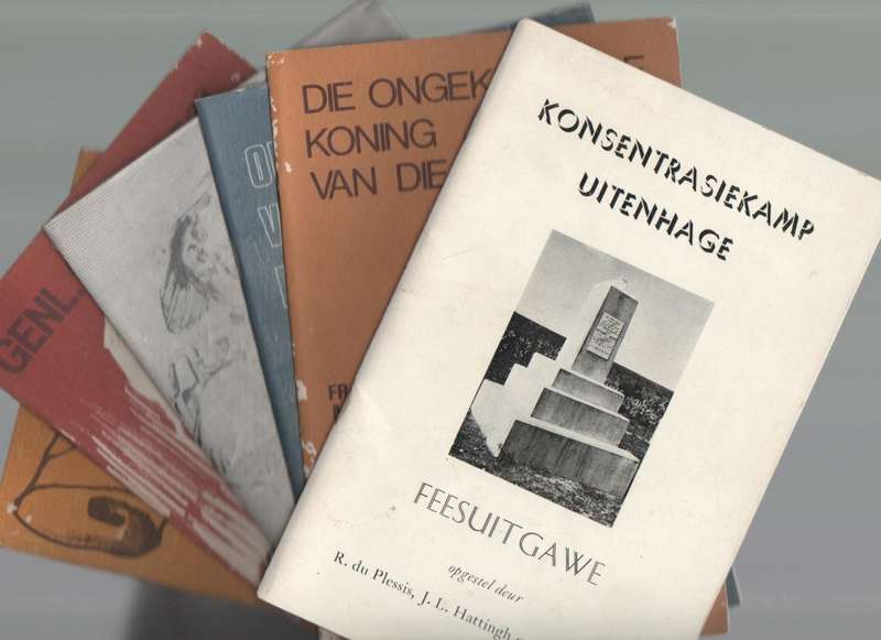 VYF BOEREOORLOG BOEKE/PAMFLETTE EN EEN HERE SEWENTIEN BOEK (SAGTEBAND)