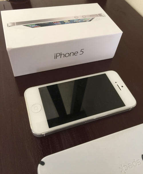 Iphone 5 16GB with cover and screen protector