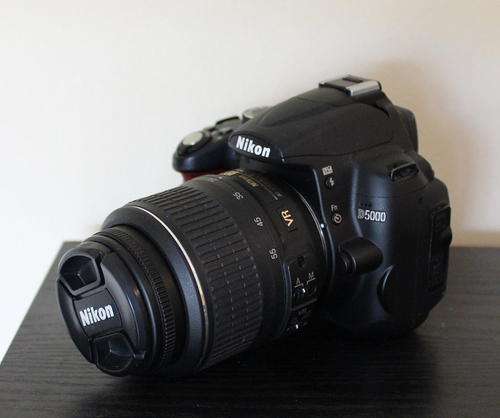 Nikon D5000 Camera & Nikon 18-55mm VR II Lens Kit