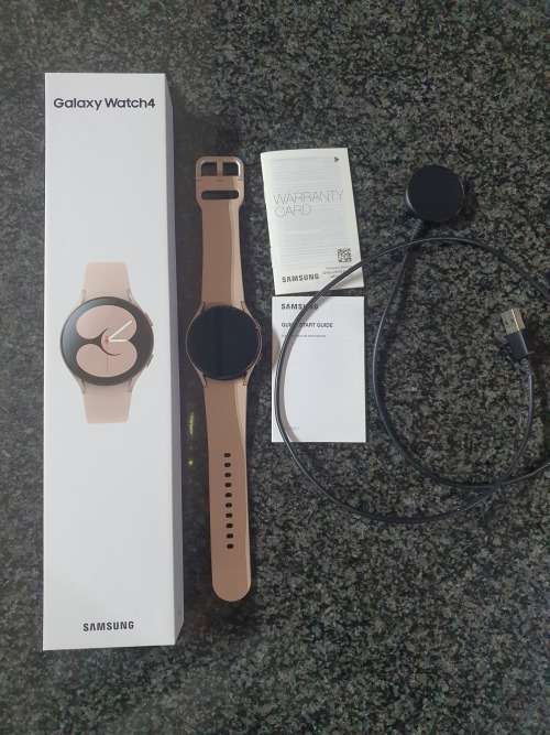Samsung Galaxy Watch4 BT Smartwatch (40mm) - Pink/Gold