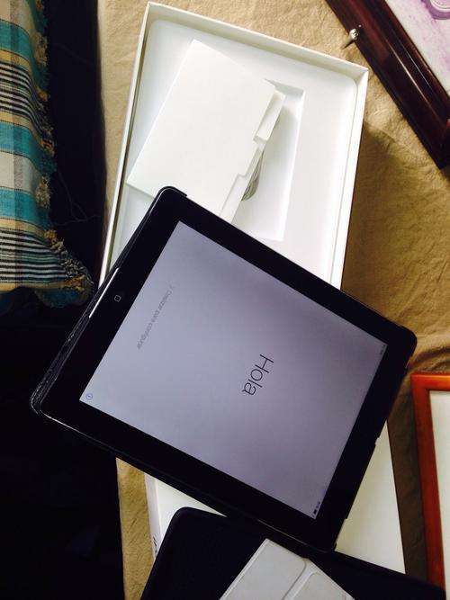 Ipad 4th Generation 64GB Wifi and 4G Black Mint condition with folio cover