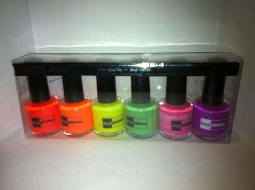 CRAZY R1 AUCTION - NEON NAIL VARNISH SET