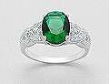 Stunning solid sterling     Green Emarald  Ring      size 7