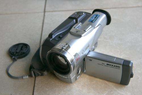 Canon MVX250i DV Camcorder