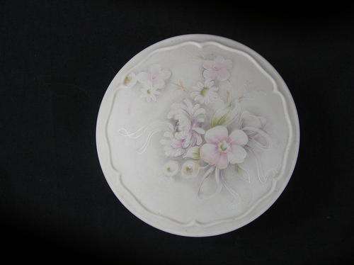 Limoges France " Le Roy" veritable biscuit. trinket dish, condition excellent see pics