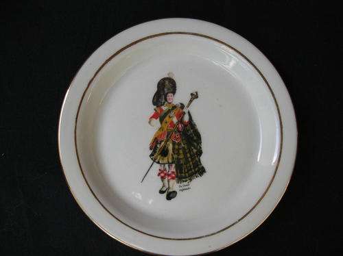Small Decorative Plate"The Dewar Highlander" condition good slight manufacture fault, see pics