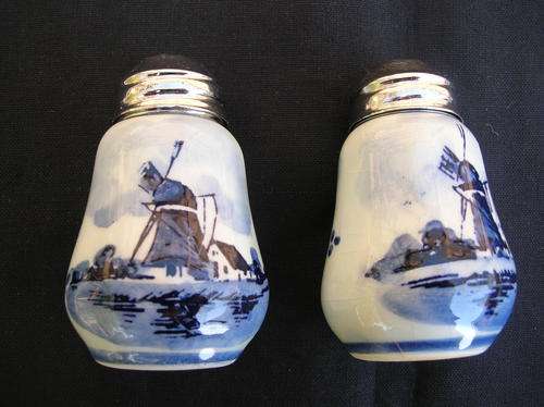 Delft Holland Salt and Pepper shakers. no chips or crack, quite a lot of crazing, see pics