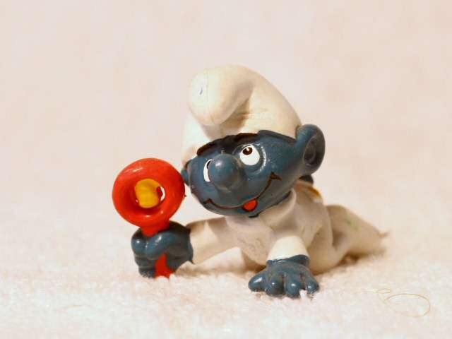 Smurf 2.0179 - Baby with Rattle