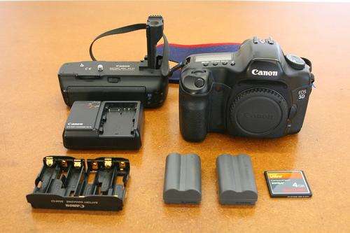 Canon EOS 5D with Grip ...