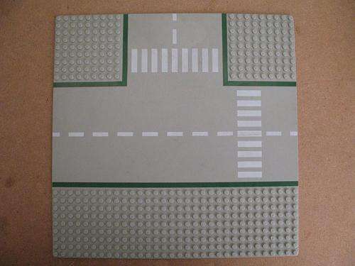 LEGO - Building Plate - T-Junction Road