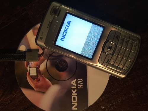 Nokia N70 cellphone