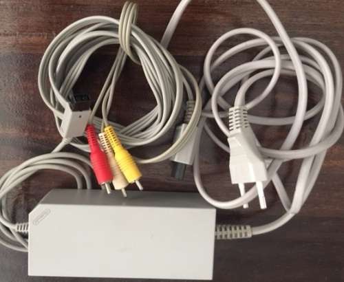 Nintendo Wii - white console, PACKAGED BUNDLE WITH MANY EXTRAS!!