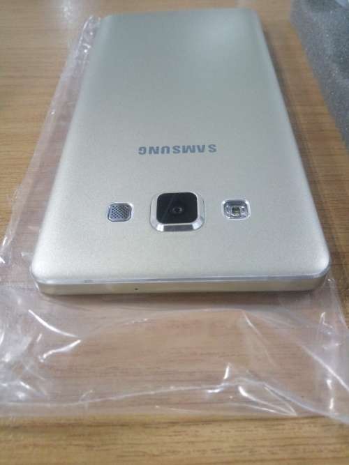 Samsung A5 - Gold - Like New