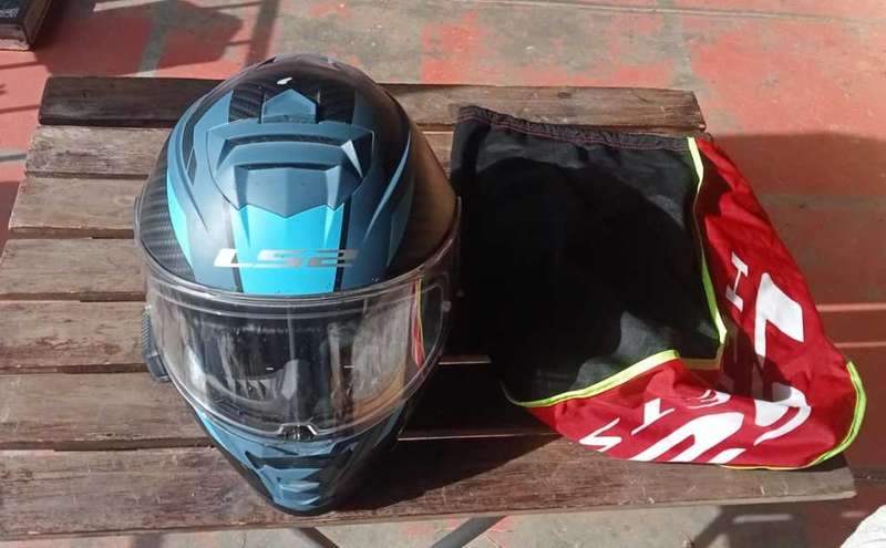 LS2 Motorbike Helmet XL with Bluetooth
